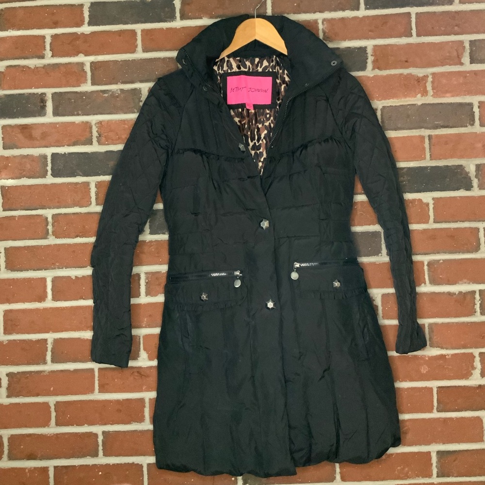 Betsy Johnson Black mid length puffer coat